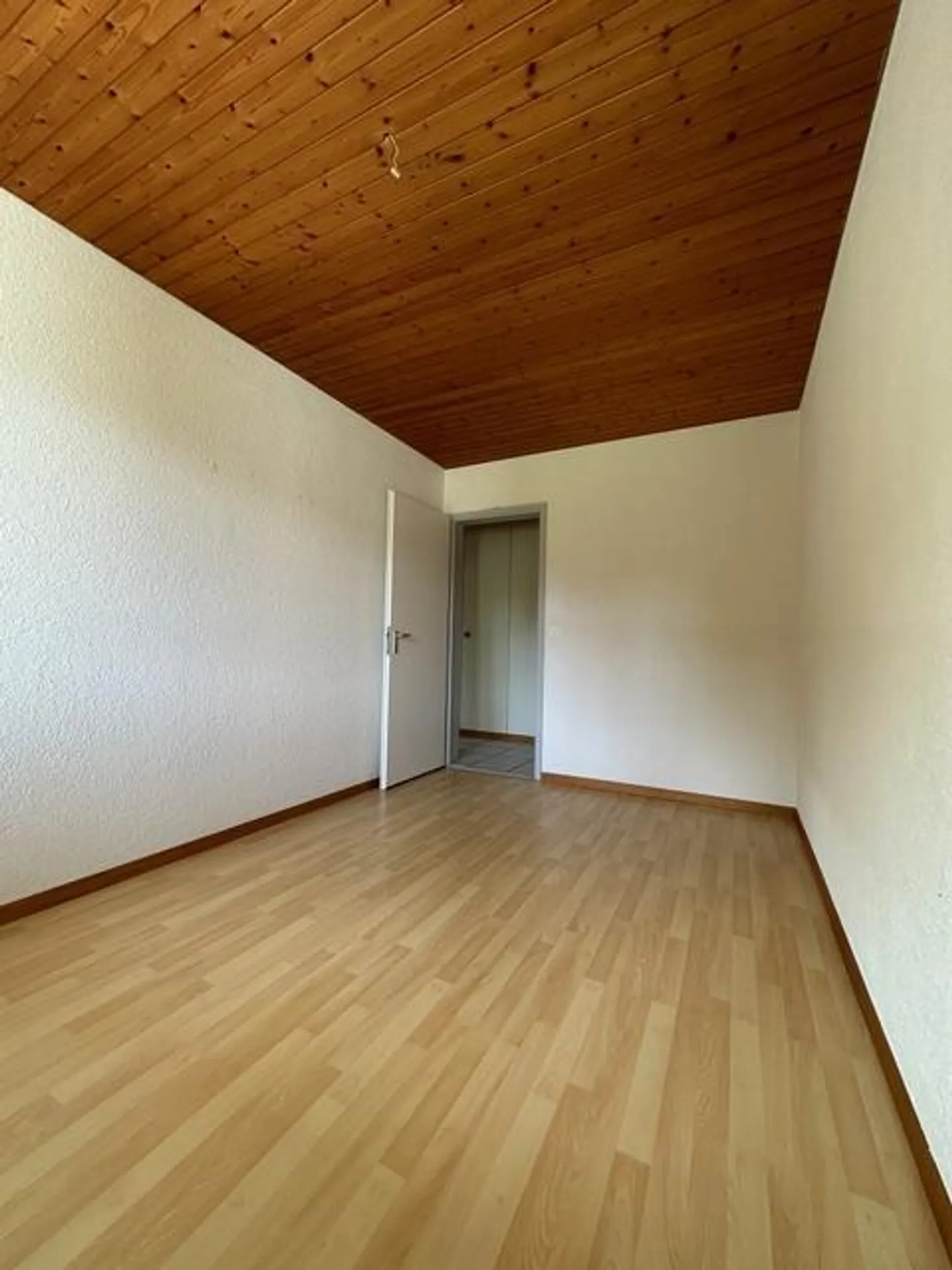 Appartement lumineux et spacieux de 4,5 pièces dans le meilleur emplacement - Photo 10 sur 15