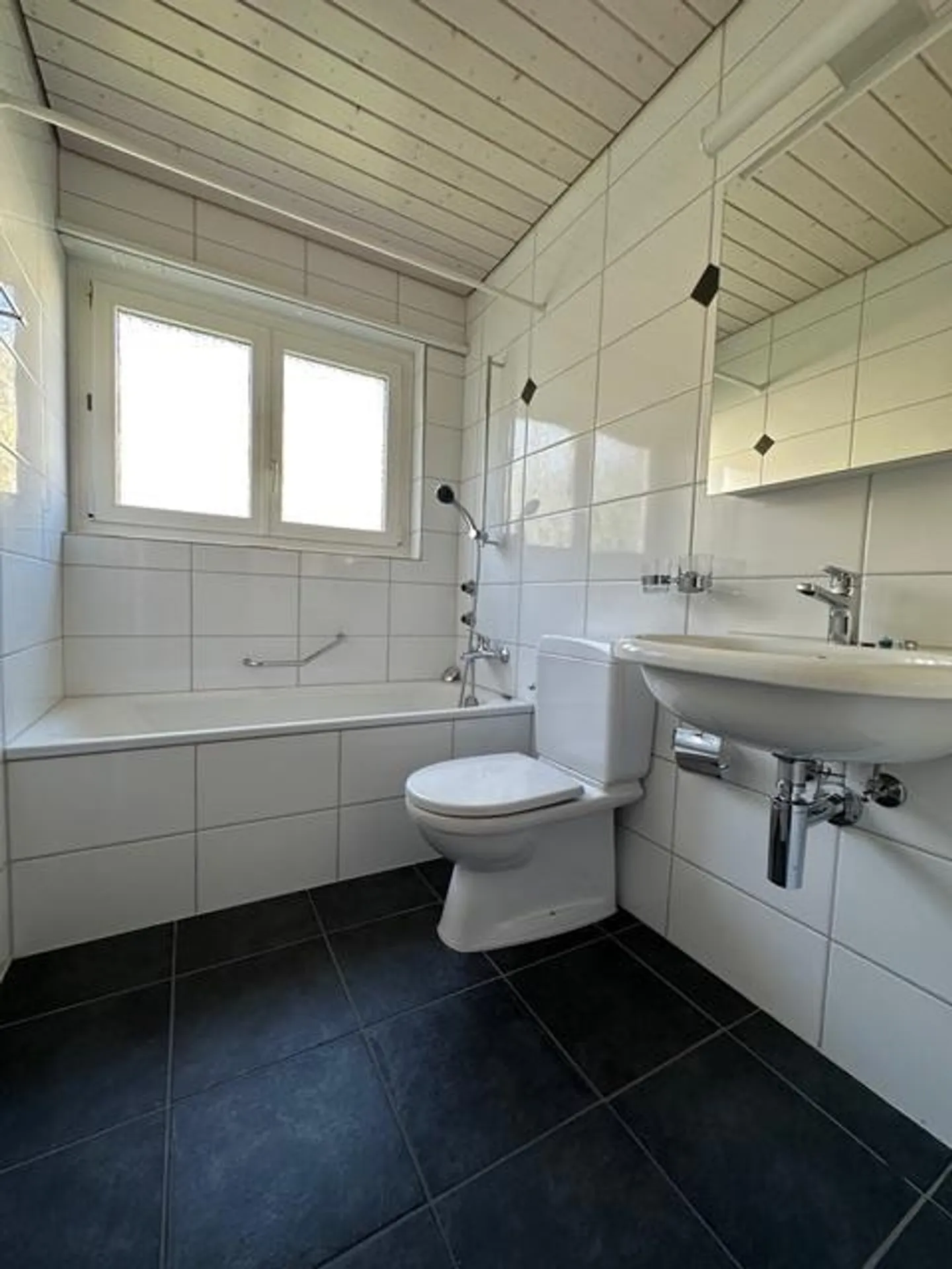 Appartement lumineux et spacieux de 4,5 pièces dans le meilleur emplacement - Photo 11 sur 15