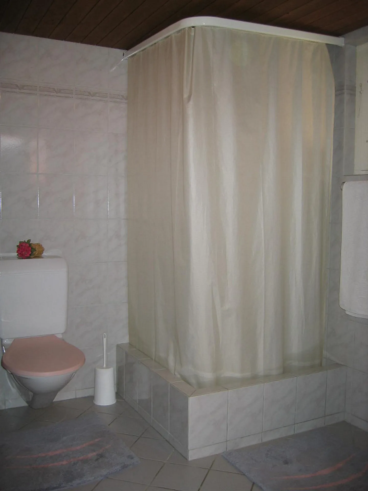 Appartamento rustico e accogliente di 4 1/2 stanze per un periodo limitato di 1-5 anni - Foto 12 di 14