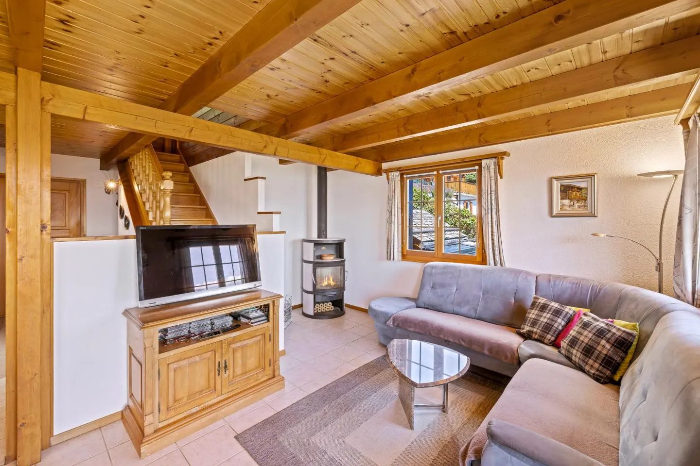 Chalet with Charm and Panoramic View - Photo 3 of 12