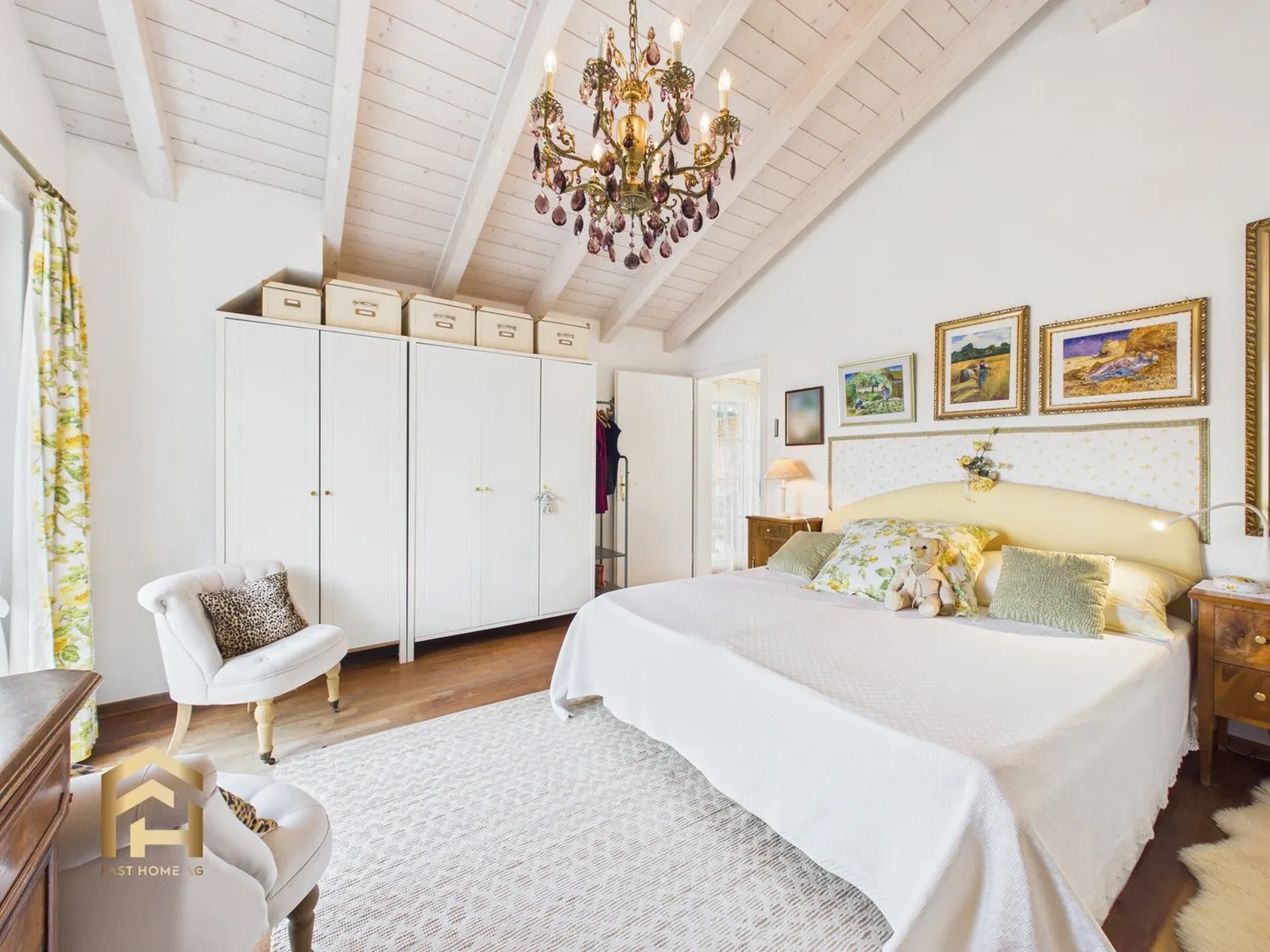 Historic residential house with plenty of space and panoramic views - Photo 9 of 13