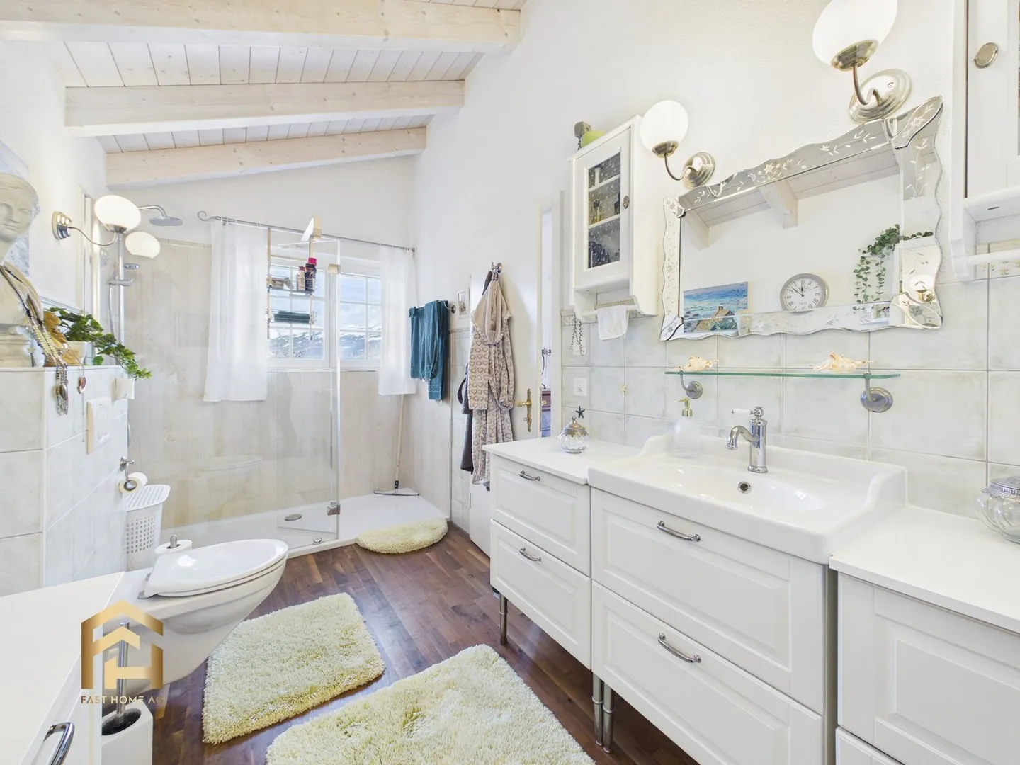 Historic residential house with plenty of space and panoramic views - Photo 12 of 13