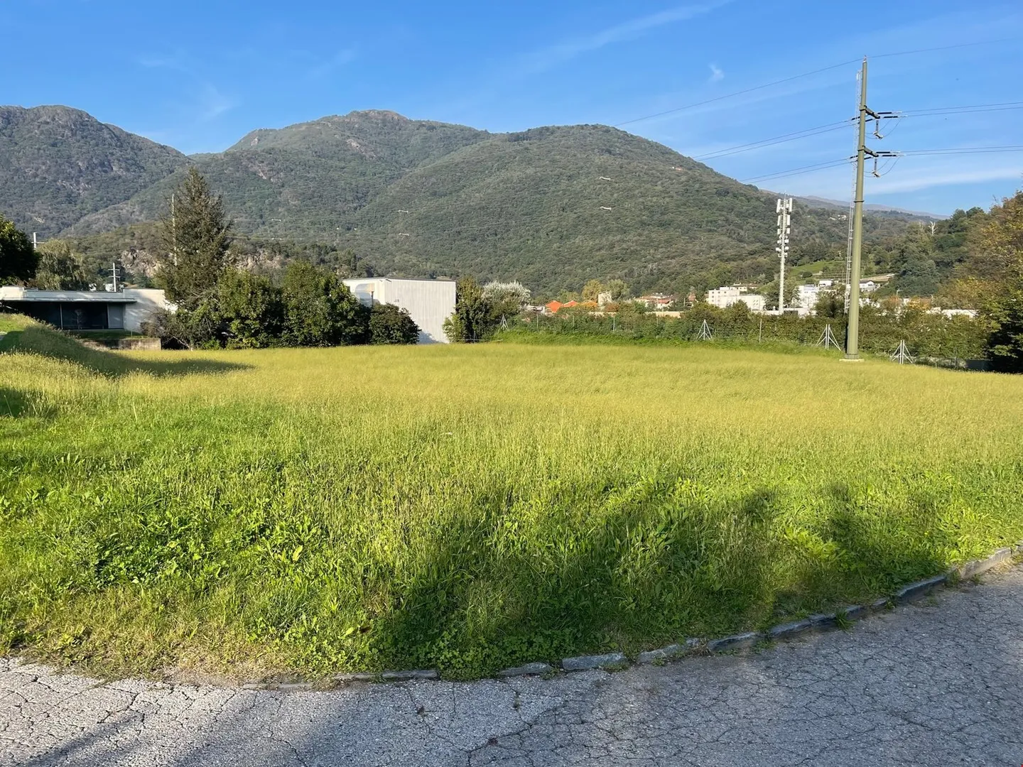 Beau terrain à bâtir dans un emplacement confortable et stratégique - Photo 3 sur 5