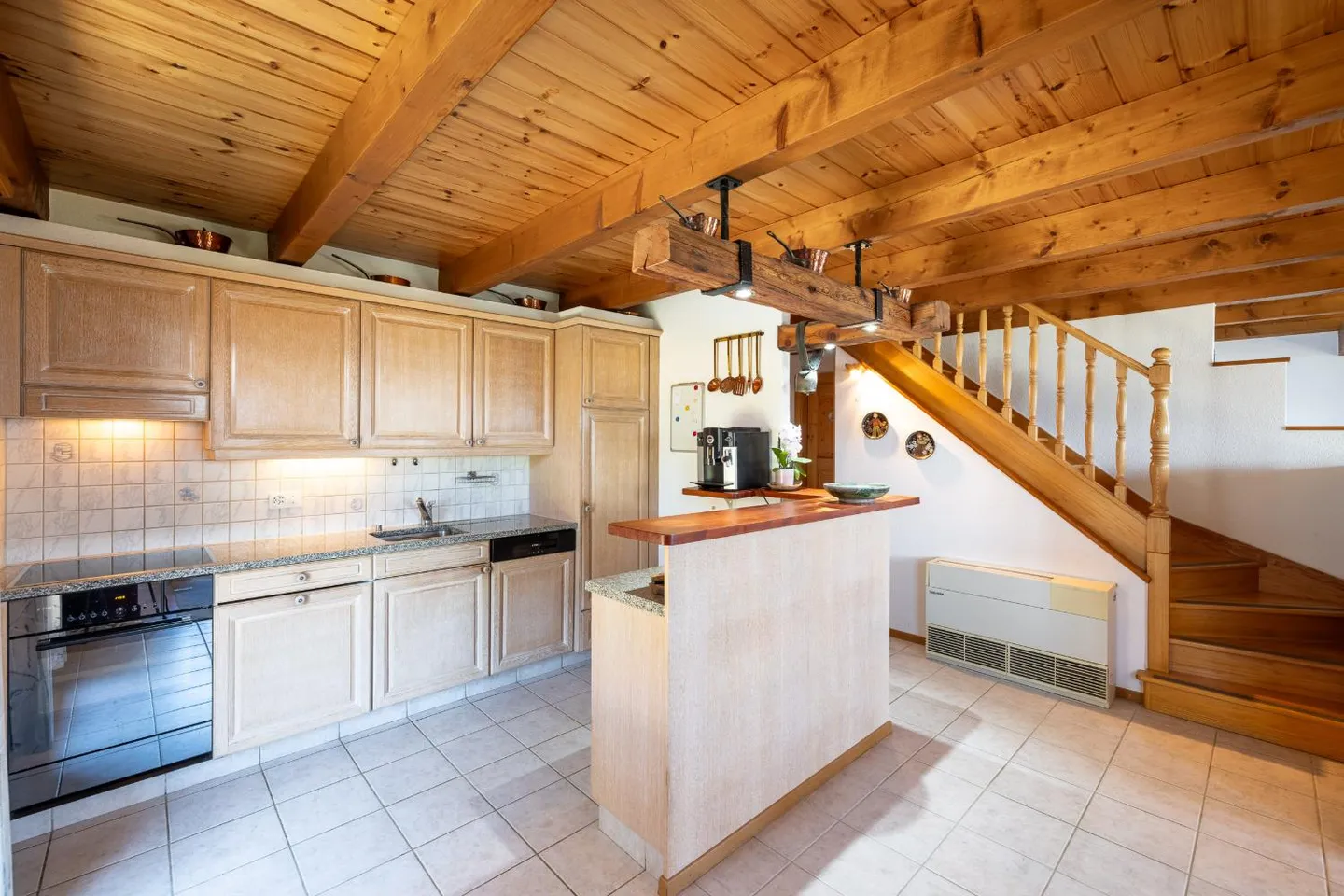 Chalet with Charm and Panoramic View - Photo 4 of 12