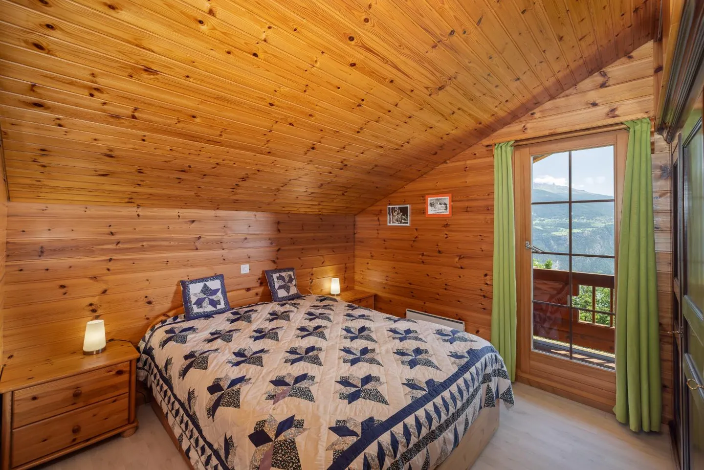 Chalet with Charm and Panoramic View - Photo 7 of 12