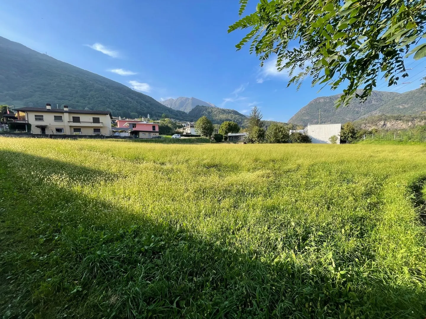 Beau terrain à bâtir dans un emplacement confortable et stratégique - Photo 4 sur 5