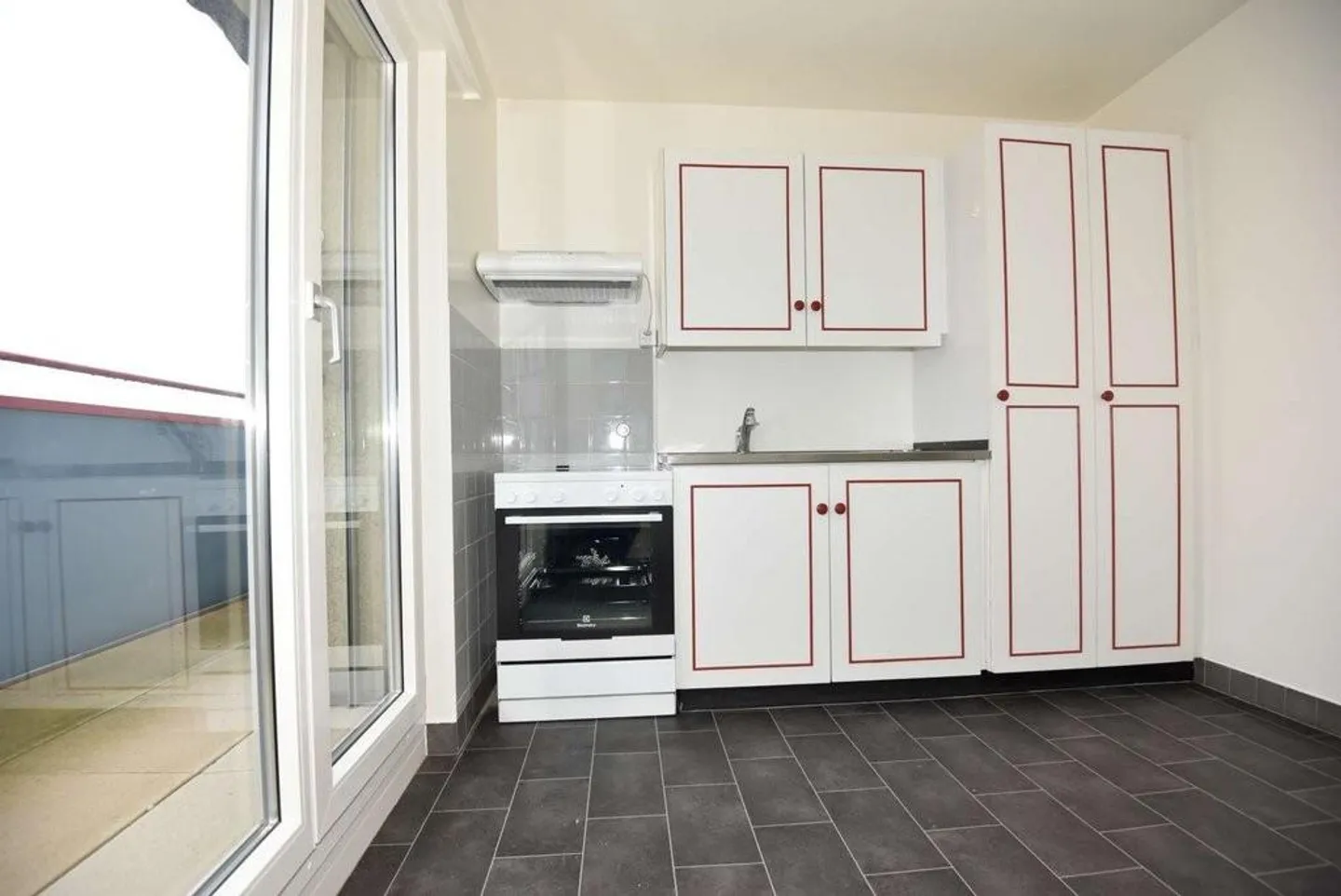 Schöne 3,5 Zimmer mit Balkonen und Aussicht - Foto 7 von 11