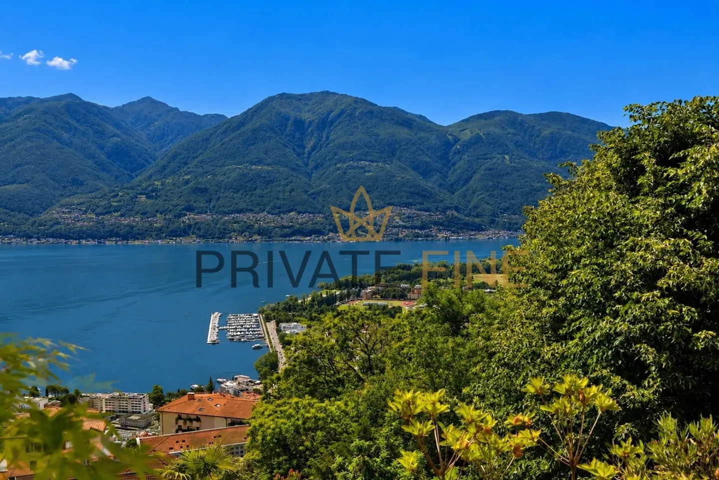 Elegant holiday villa with panoramic views, garden and pool - Photo 1 of 11