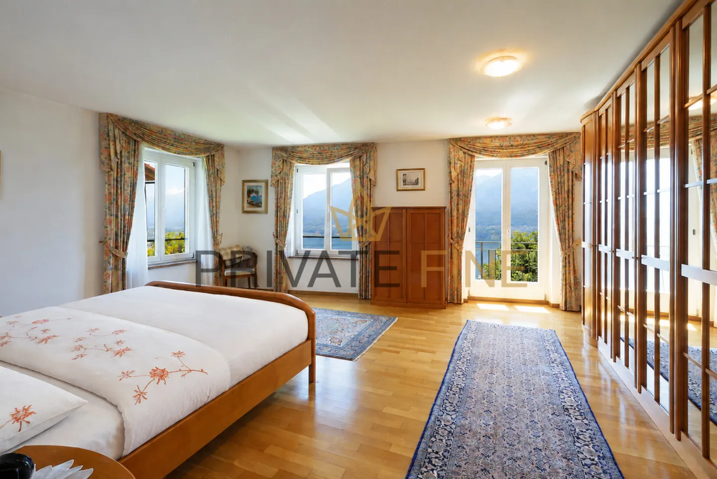 Elegant holiday villa with panoramic views, garden and pool - Photo 6 of 11