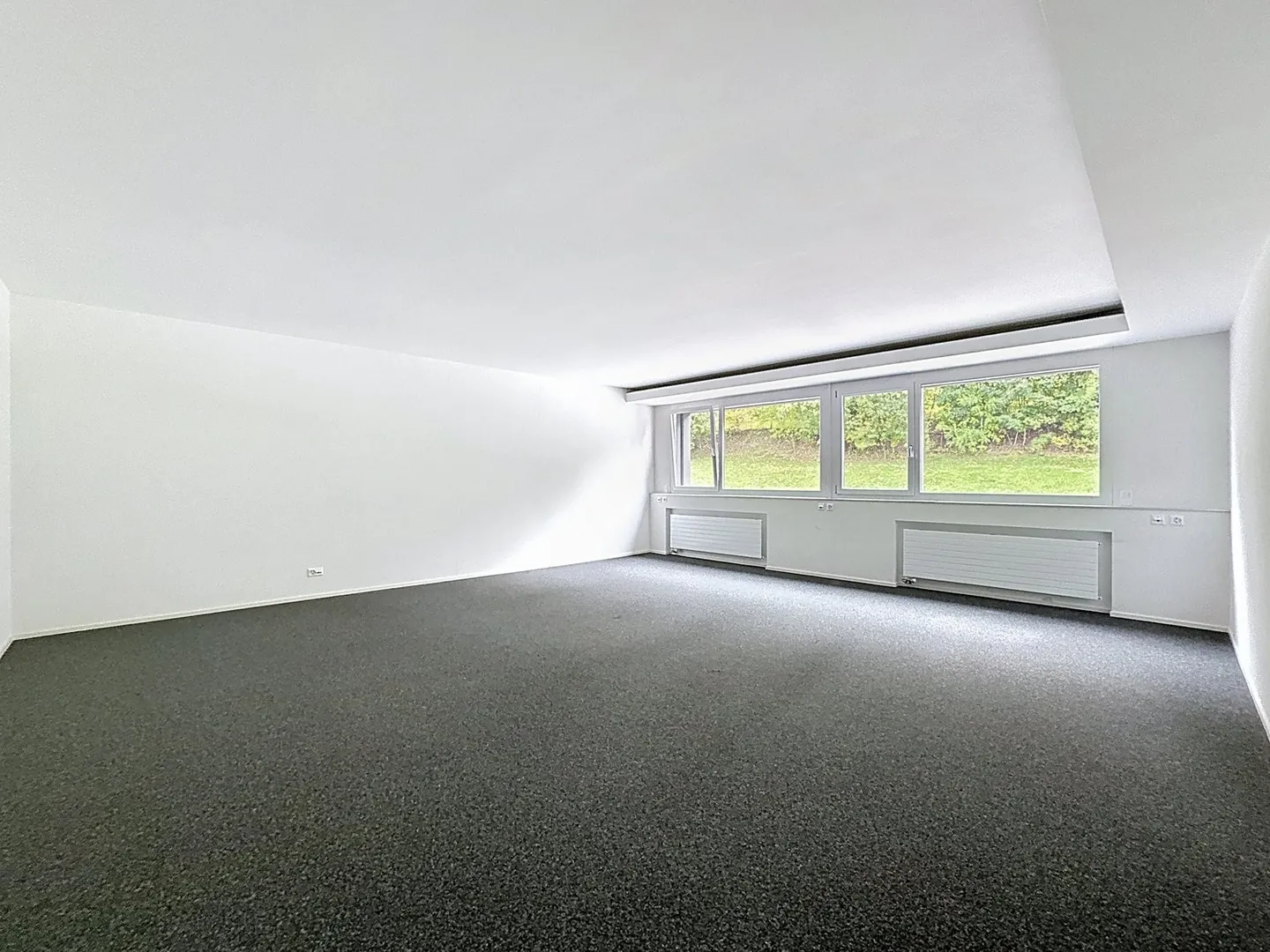 RENT - 200m2 Offices in Rossens - Photo 3 of 5