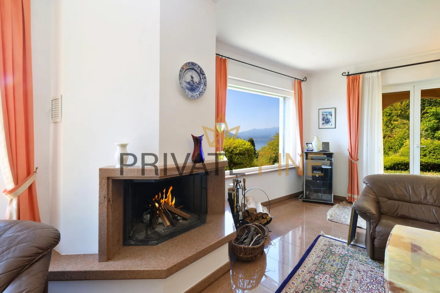 Elegant holiday villa with panoramic views, garden and pool - Photo 4 of 11