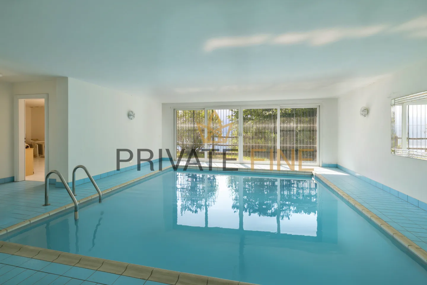 Elegant holiday villa with panoramic views, garden and pool - Photo 10 of 11