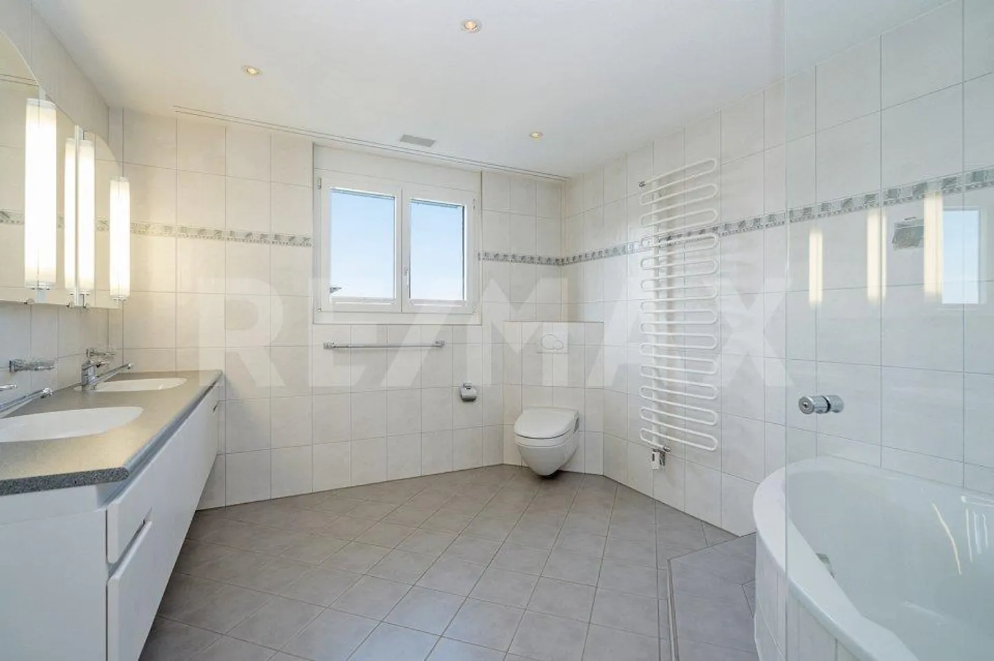 Attico di 190m2 con terrazza sul tetto e vista panoramica - Foto 10 di 11