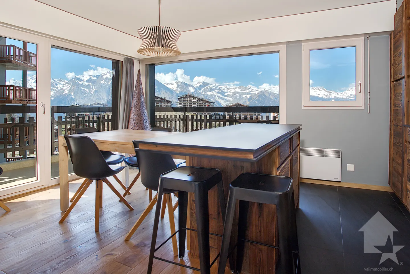 Stunning corner apartment 4.5 rooms, 101 m2, close to the ski slope - Photo 12 of 25