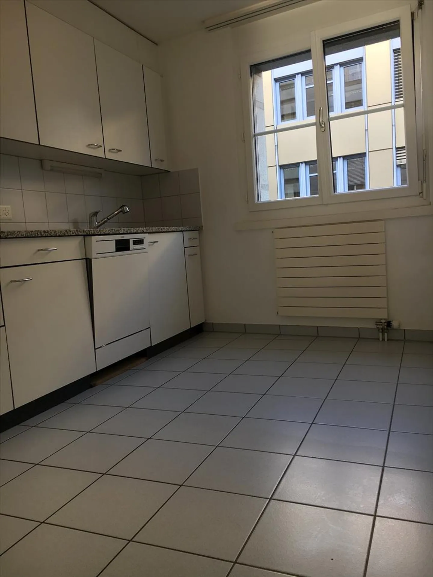 02503 - Appart. 3œ PCES - RUE LOCARNO 2 - FRIBOURG - Photo 5 sur 8