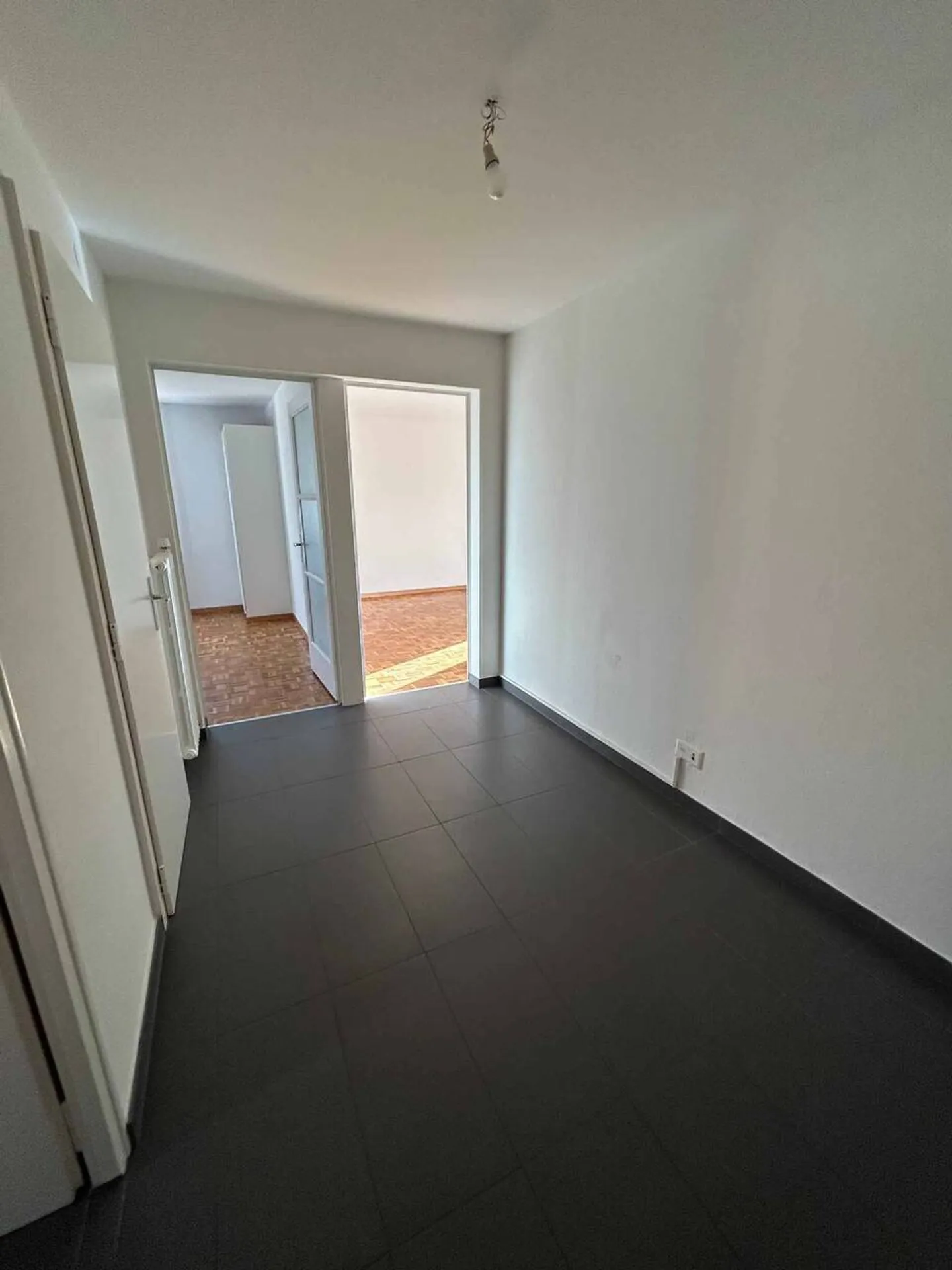 Schöne 2,5-Zimmer-Wohnung in Lausanne - Foto 2 von 9
