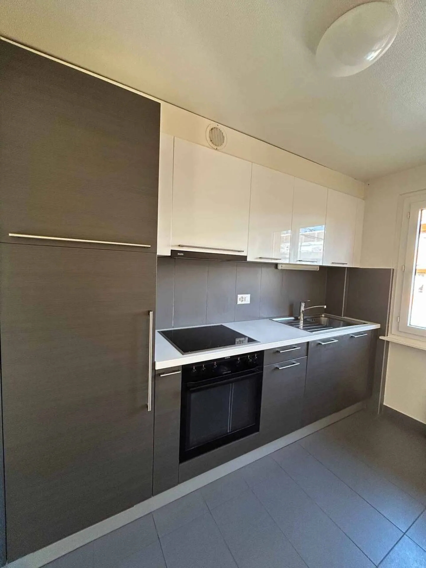 Schöne 2,5-Zimmer-Wohnung in Lausanne - Foto 3 von 9