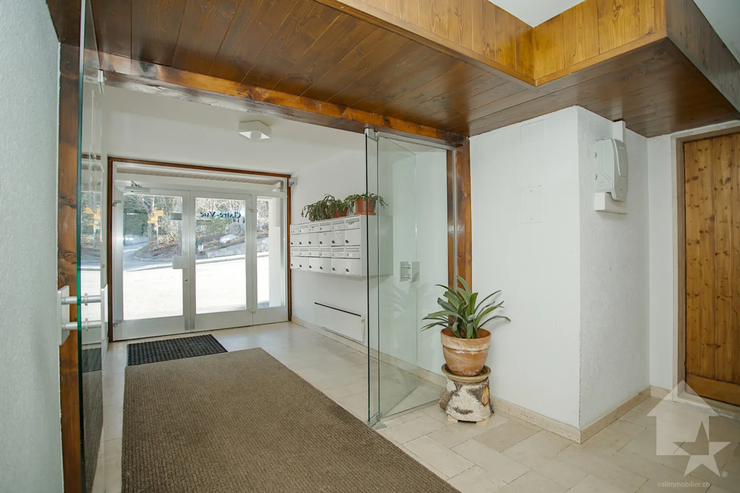 Stunning corner apartment 4.5 rooms, 101 m2, close to the ski slope - Photo 23 of 25