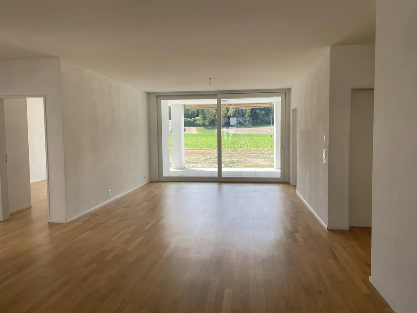 Appartement en rez-de-chaussée ensoleillé à louer - Photo 6 sur 9
