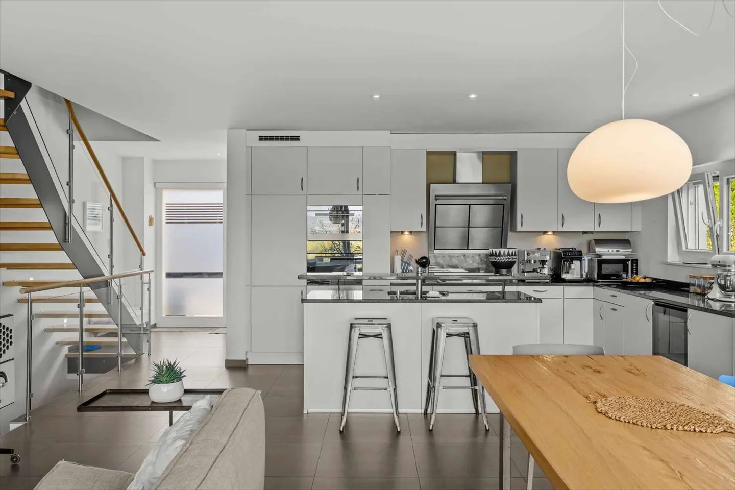 Semi-Detached House 6 Rooms - Photo 8 of 13