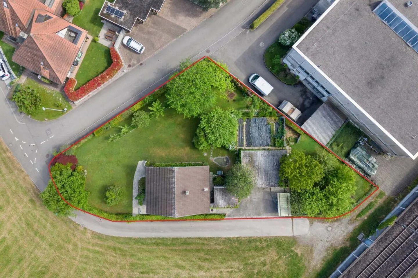 Herrlich gelegenes, 1'208 m2 grosses und voll erschlossenes Bauland... - Foto 1 di 7