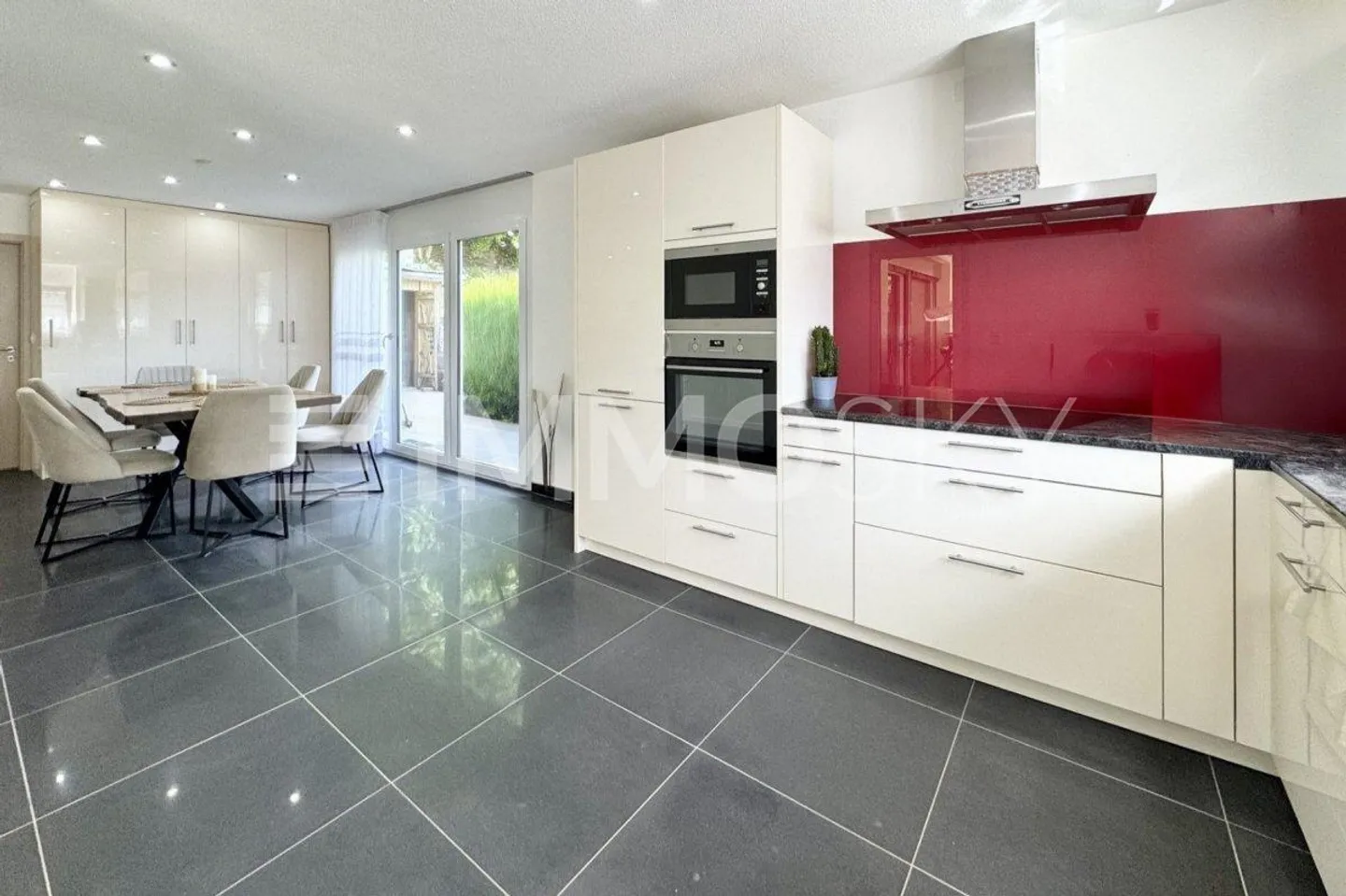 Wohngebäude nahe Biel - Foto 2 von 5