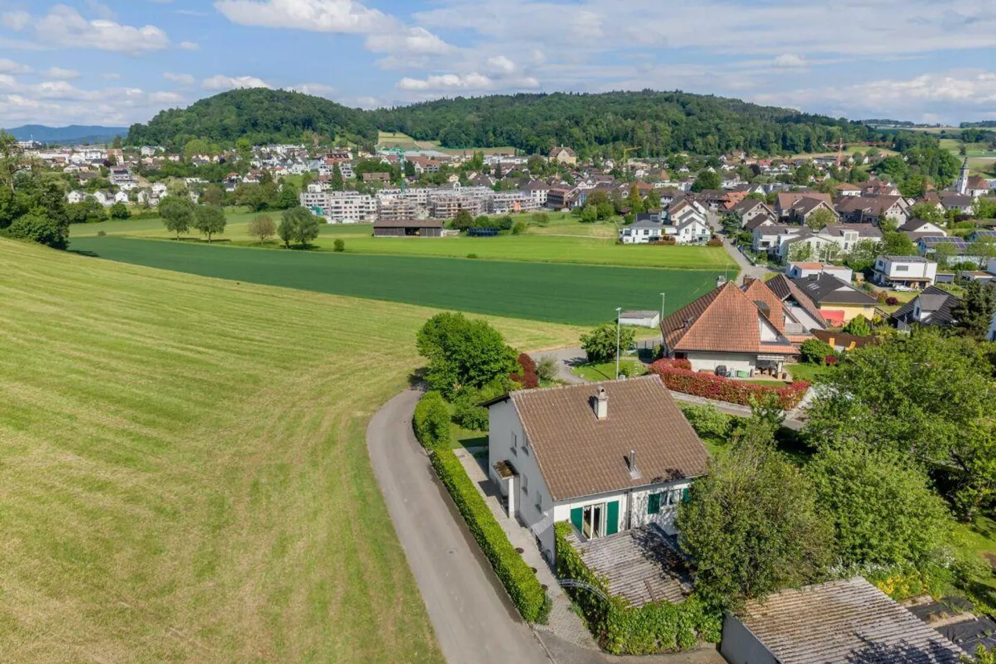 Herrlich gelegenes, 1'208 m2 grosses und voll erschlossenes Bauland... - Foto 3 di 7