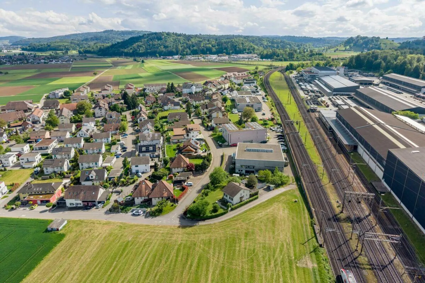 Herrlich gelegenes, 1'208 m2 grosses und voll erschlossenes Bauland... - Foto 5 di 7
