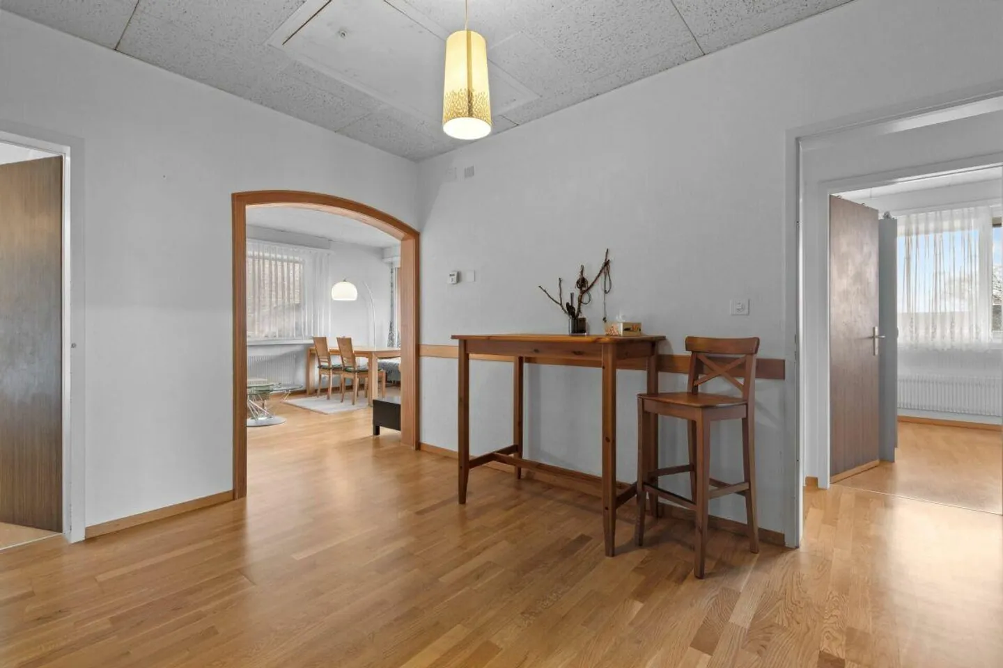 Casa unifamiliare indipendente in una zona residenziale tranquilla - Foto 2 di 23