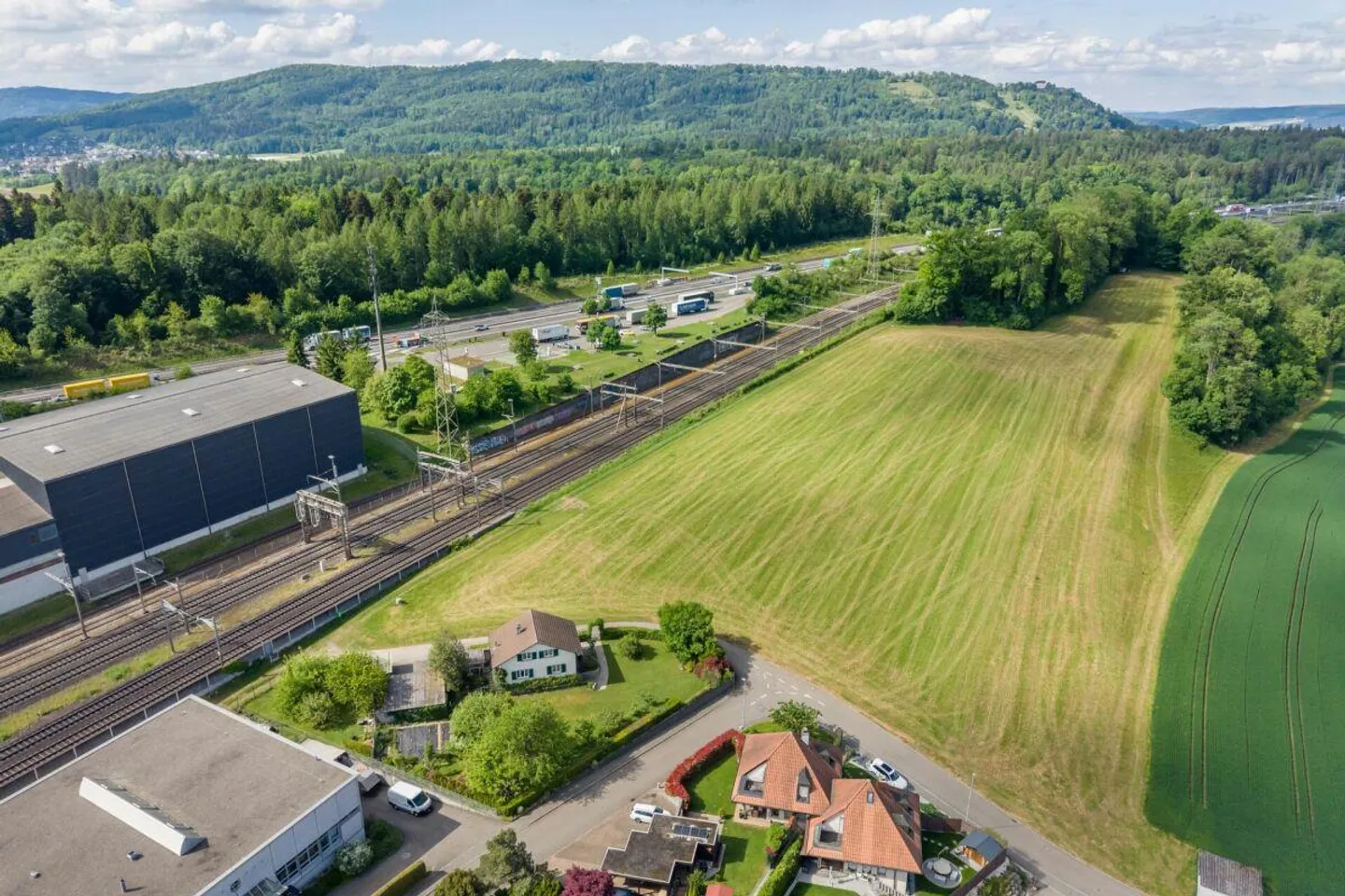 Herrlich gelegenes, 1'208 m2 grosses und voll erschlossenes Bauland... - Foto 6 di 7