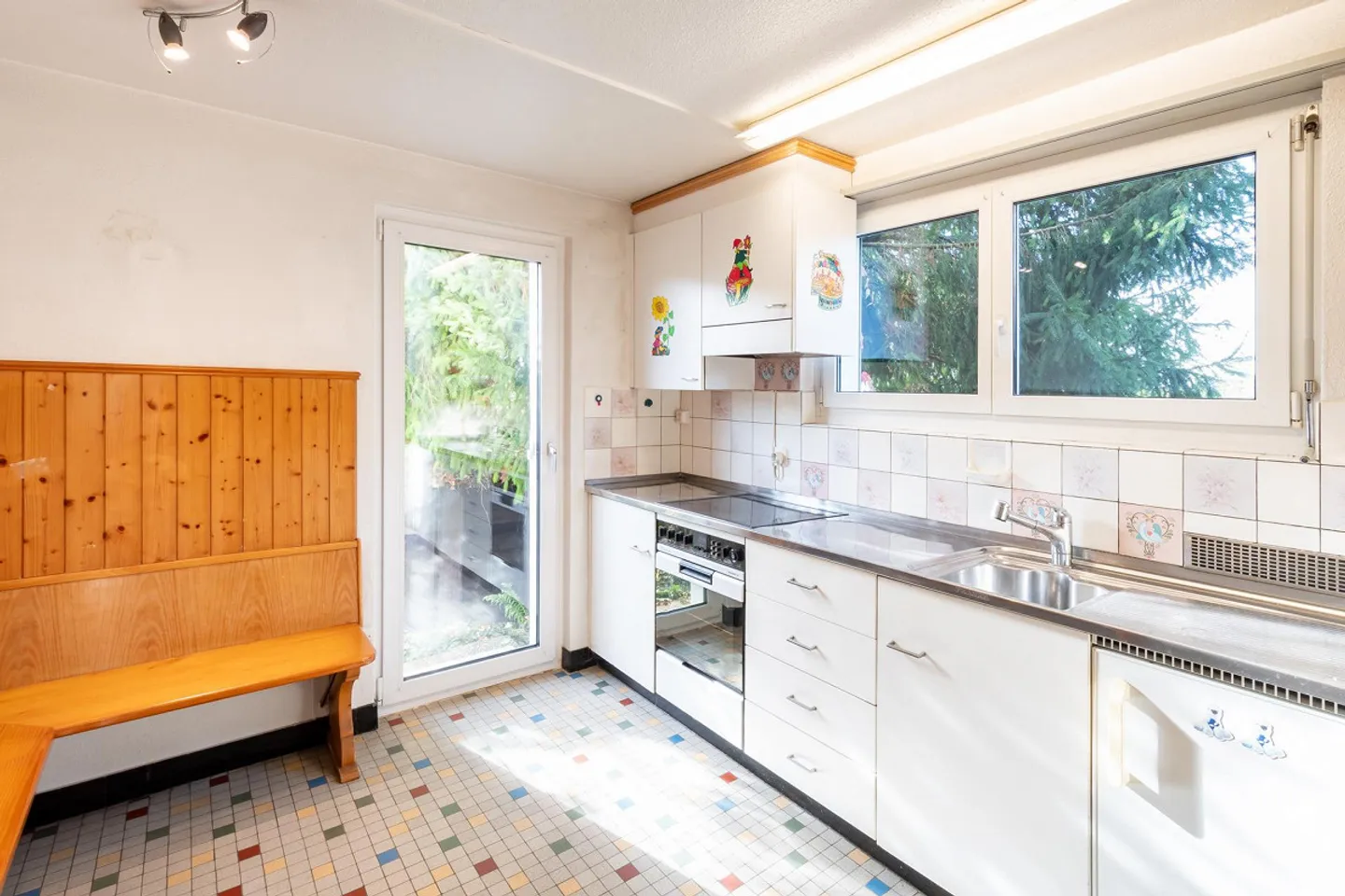 Detached single-family house in a family-friendly location - Photo 8 of 16