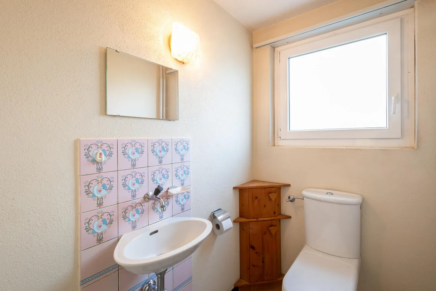 Detached single-family house in a family-friendly location - Photo 10 of 16