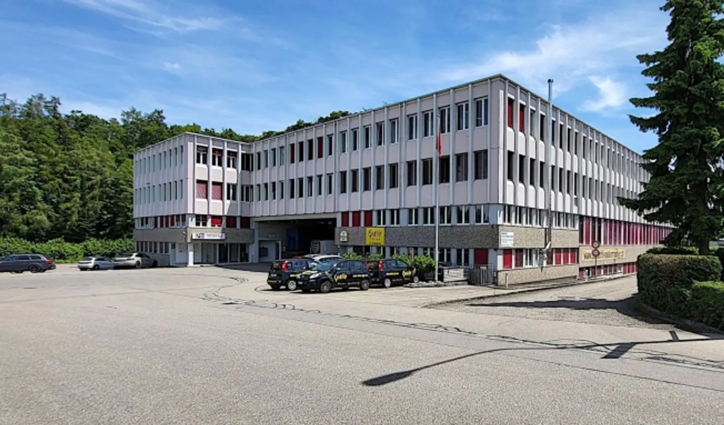 «Espace commercial/production rare au rez-de-chaussée!» (Copie) - Photo 5 sur 7