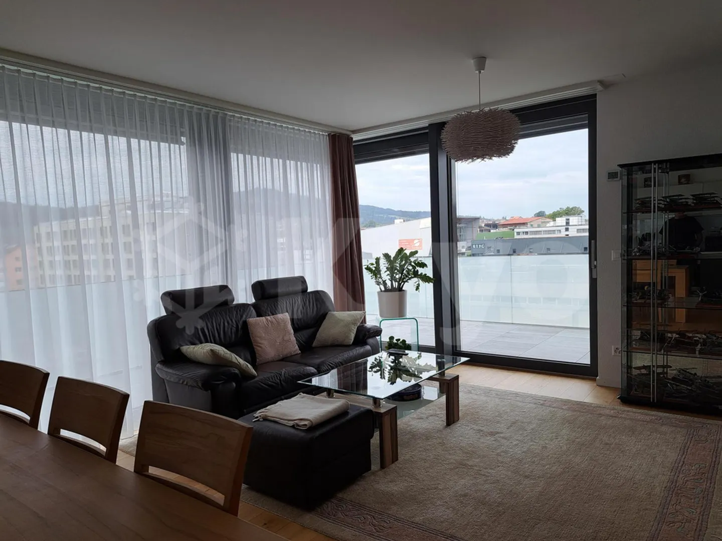 Spacious Apartment with Balcony - Photo 3 of 4