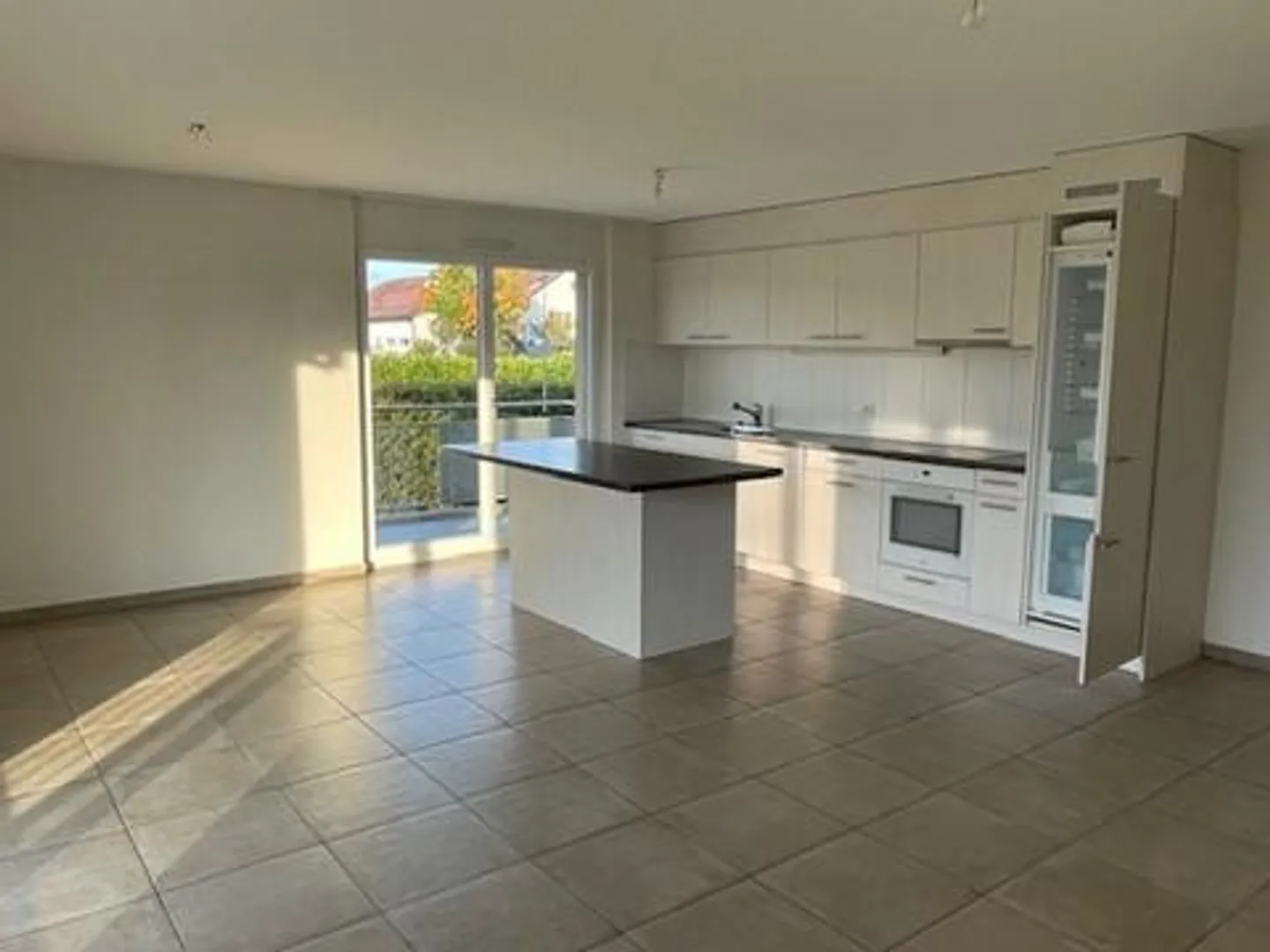 Geräumige 4,5-Zimmer-Wohnung mit 2 Balkonen - Foto 2 von 7