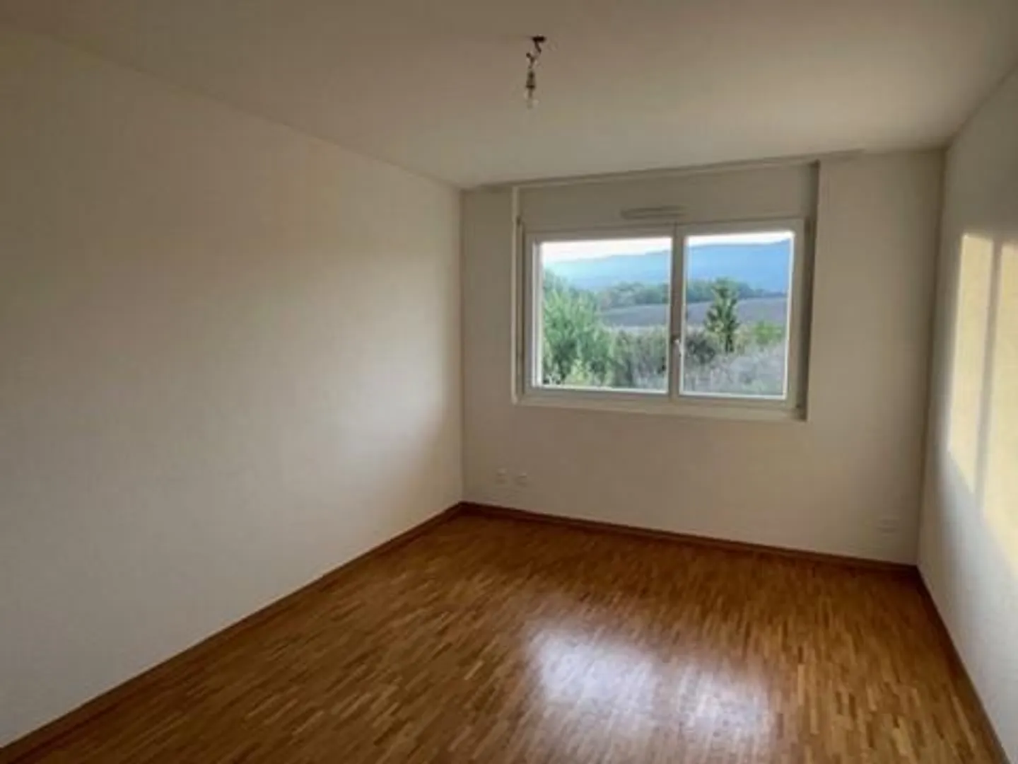 Geräumige 4,5-Zimmer-Wohnung mit 2 Balkonen - Foto 3 von 7