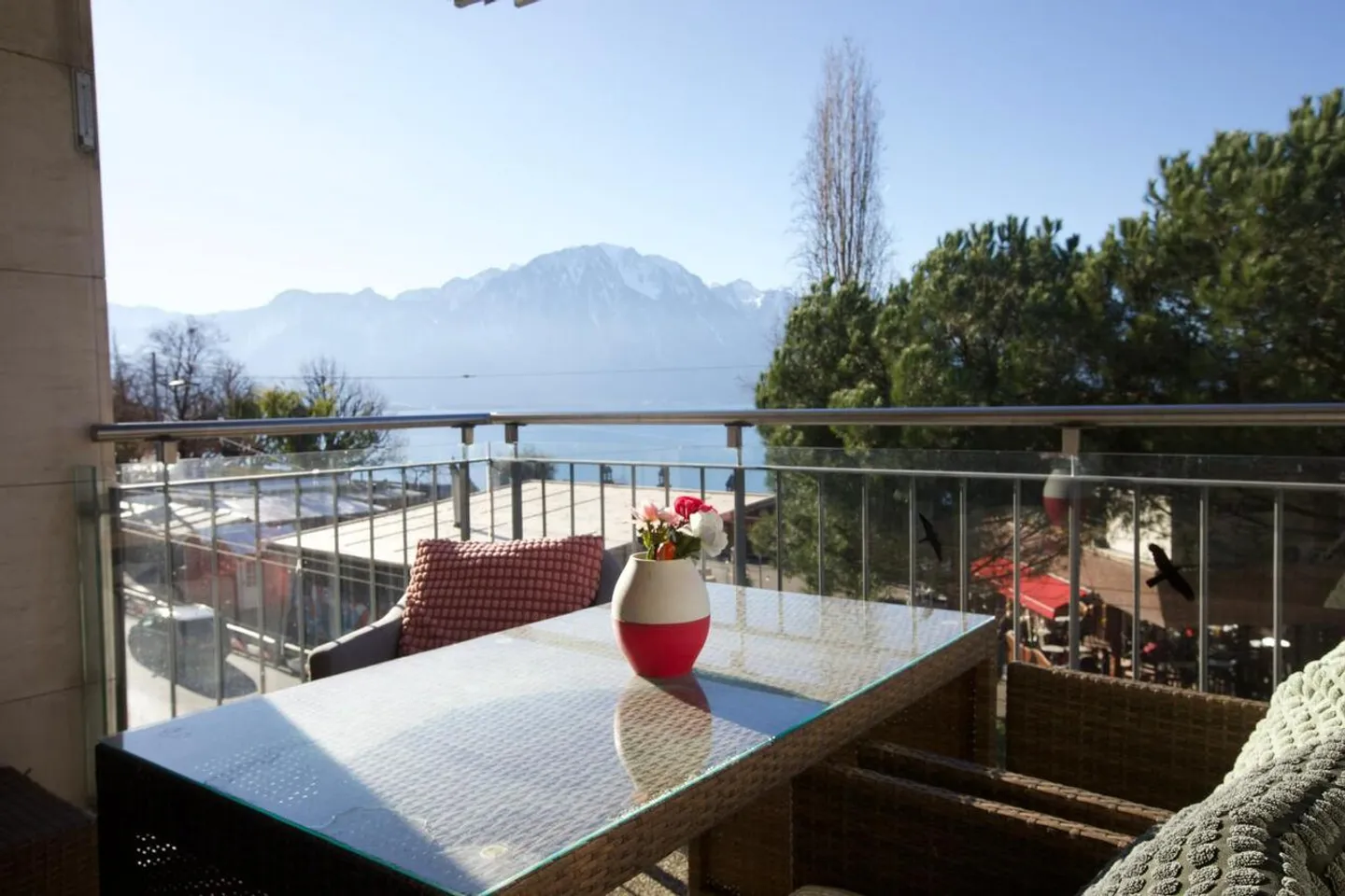Sublime 4.5-room apartment facing the Montreux landing stage - Photo 2 of 14