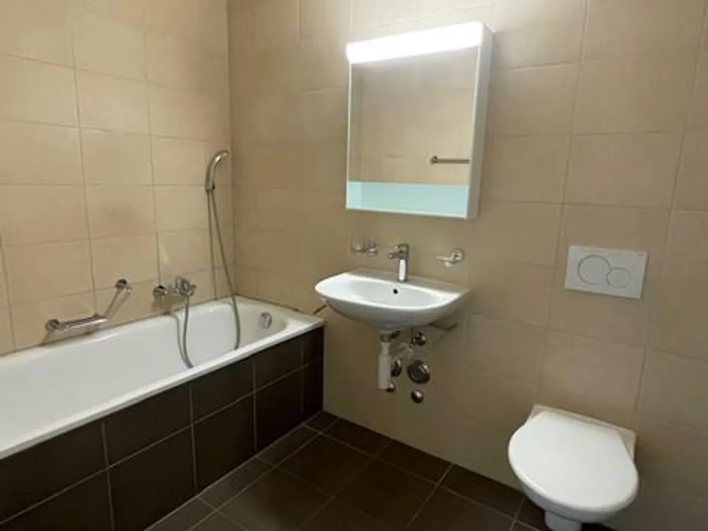 Geräumige 4,5-Zimmer-Wohnung mit 2 Balkonen - Foto 5 von 7