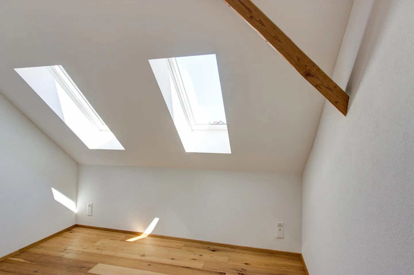 Helle Dachwohnung mit Stil - Foto 5 von 6