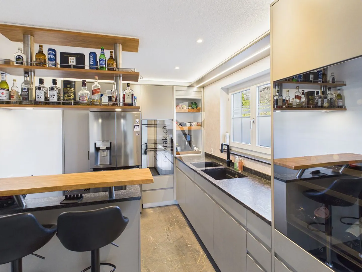 Modern renovated self-sufficient house with huge terrace and breathtaking view - Photo 7 of 13