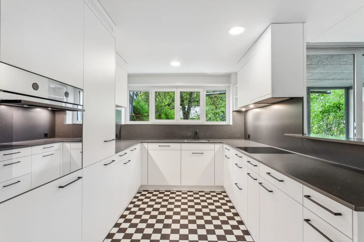 Modern Apartment in Green Area - Photo 4 of 5