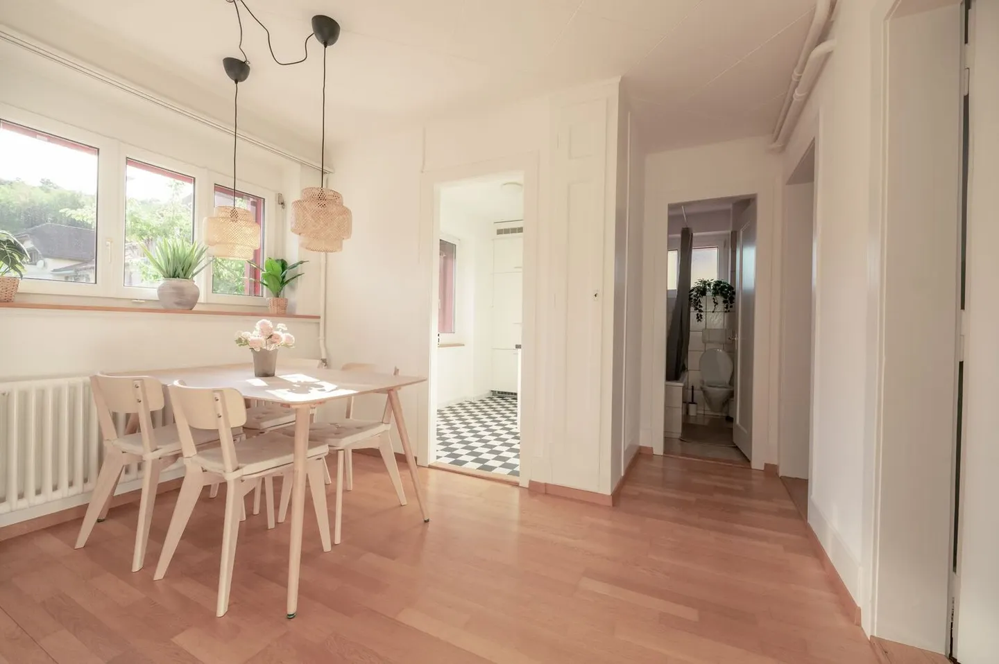 Cozy Design Apartment in Liebefeld - Photo 2 of 8