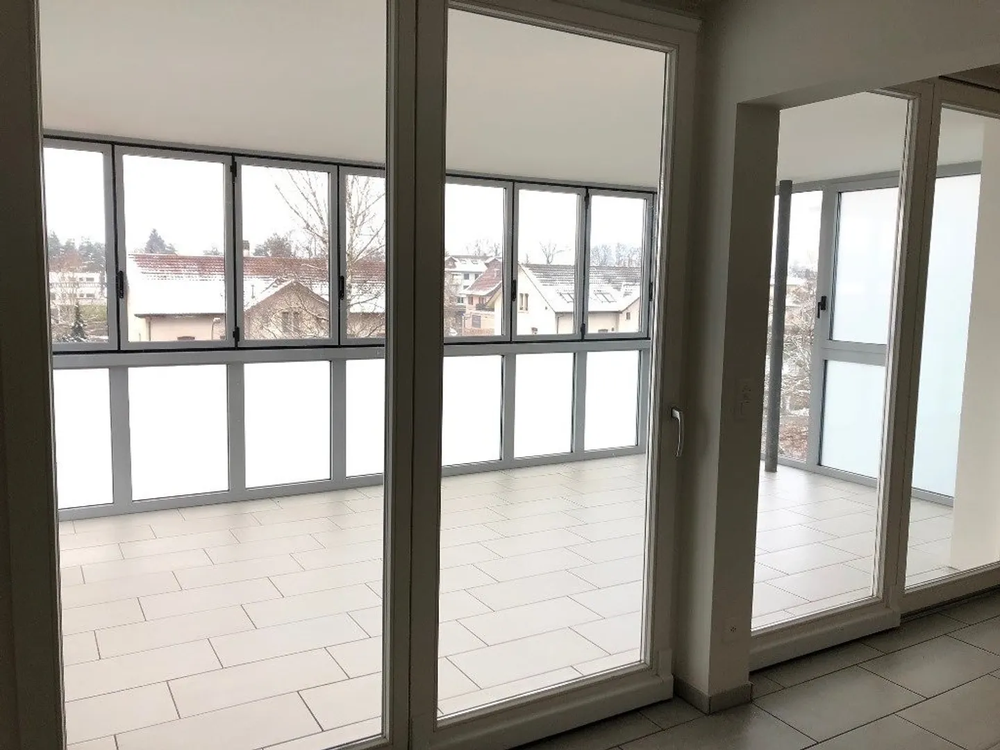 Piano terra / ricomincia in autunno - Foto 2 di 10