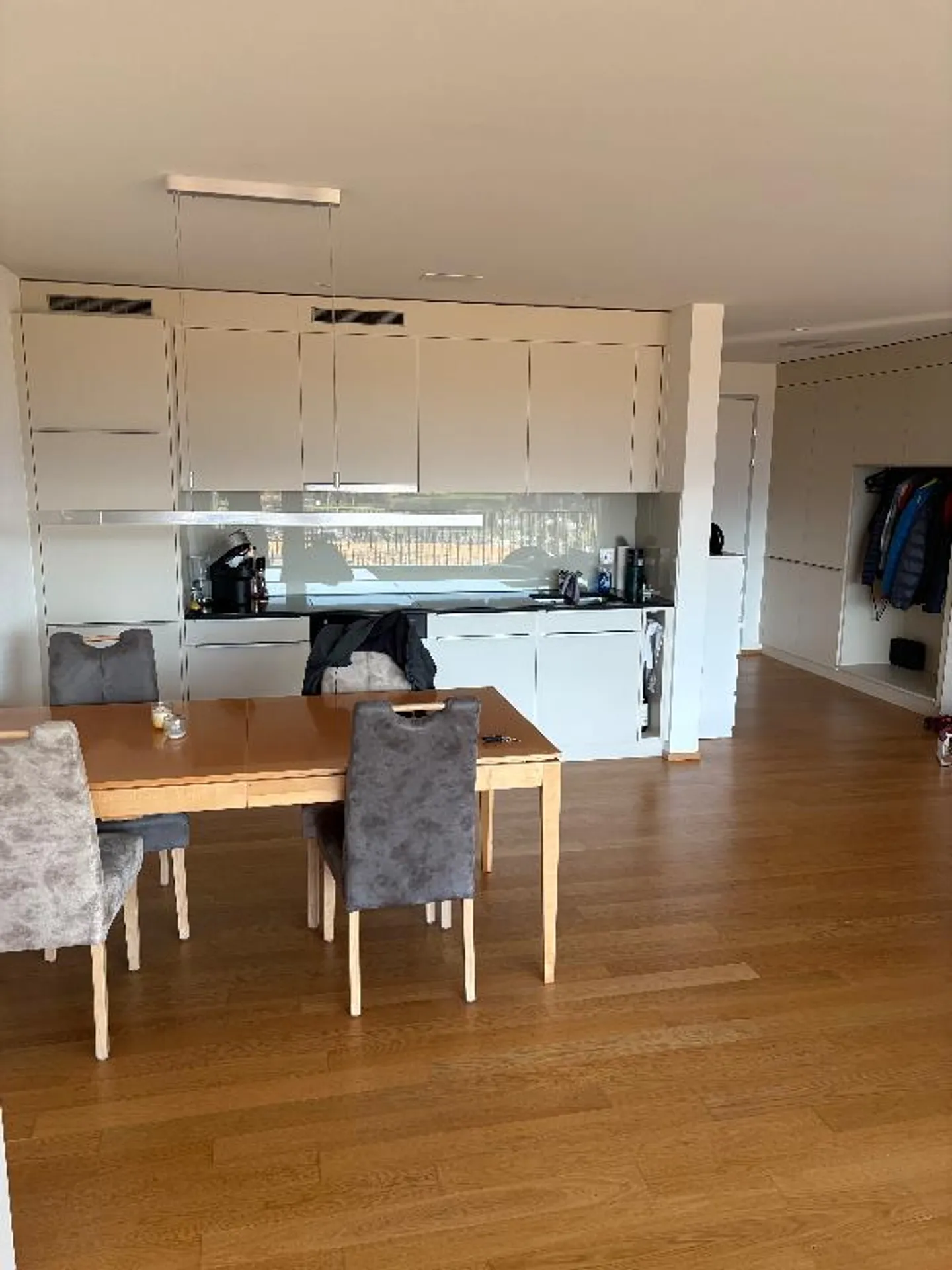 2.5 Room Apartment - Photo 2 of 5