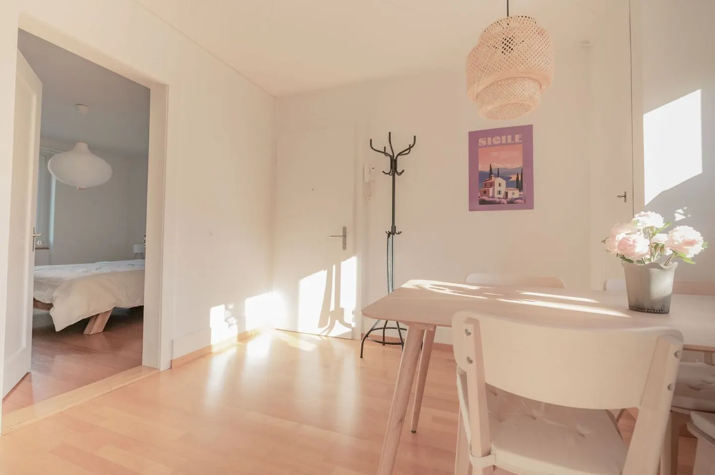 Cozy Design Apartment in Liebefeld - Photo 4 of 8