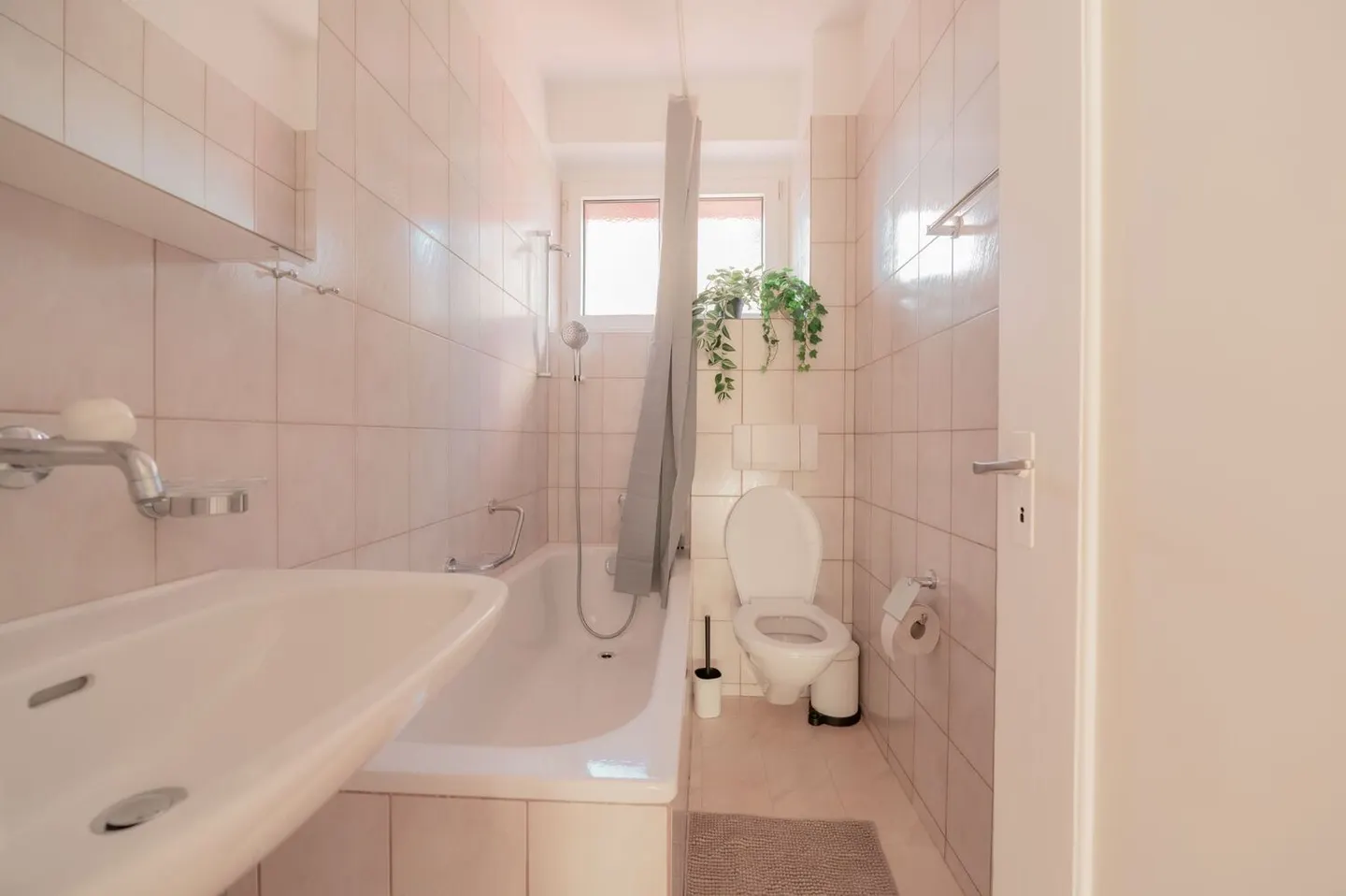 Cozy Design Apartment in Liebefeld - Photo 8 of 8