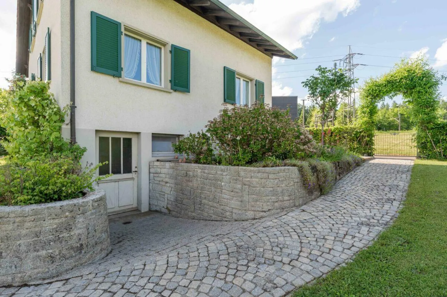 Detached 5.5-room single-family house with a magnificent garden in a wonderfully elevated location - Photo 15 of 16