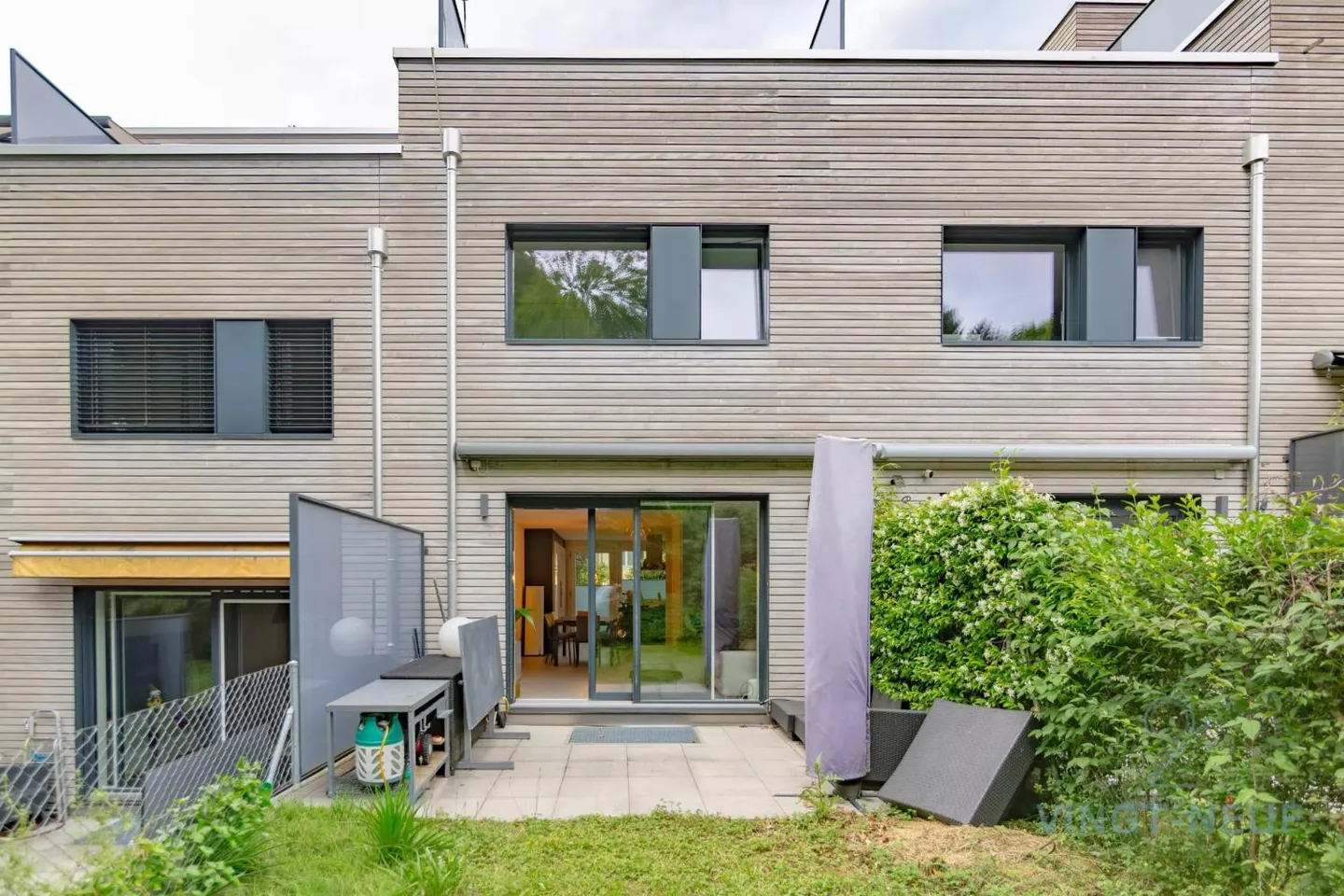 Idéal pour une famille - Maison HPE de 5 pièces avec jardin - Photo 1 sur 13