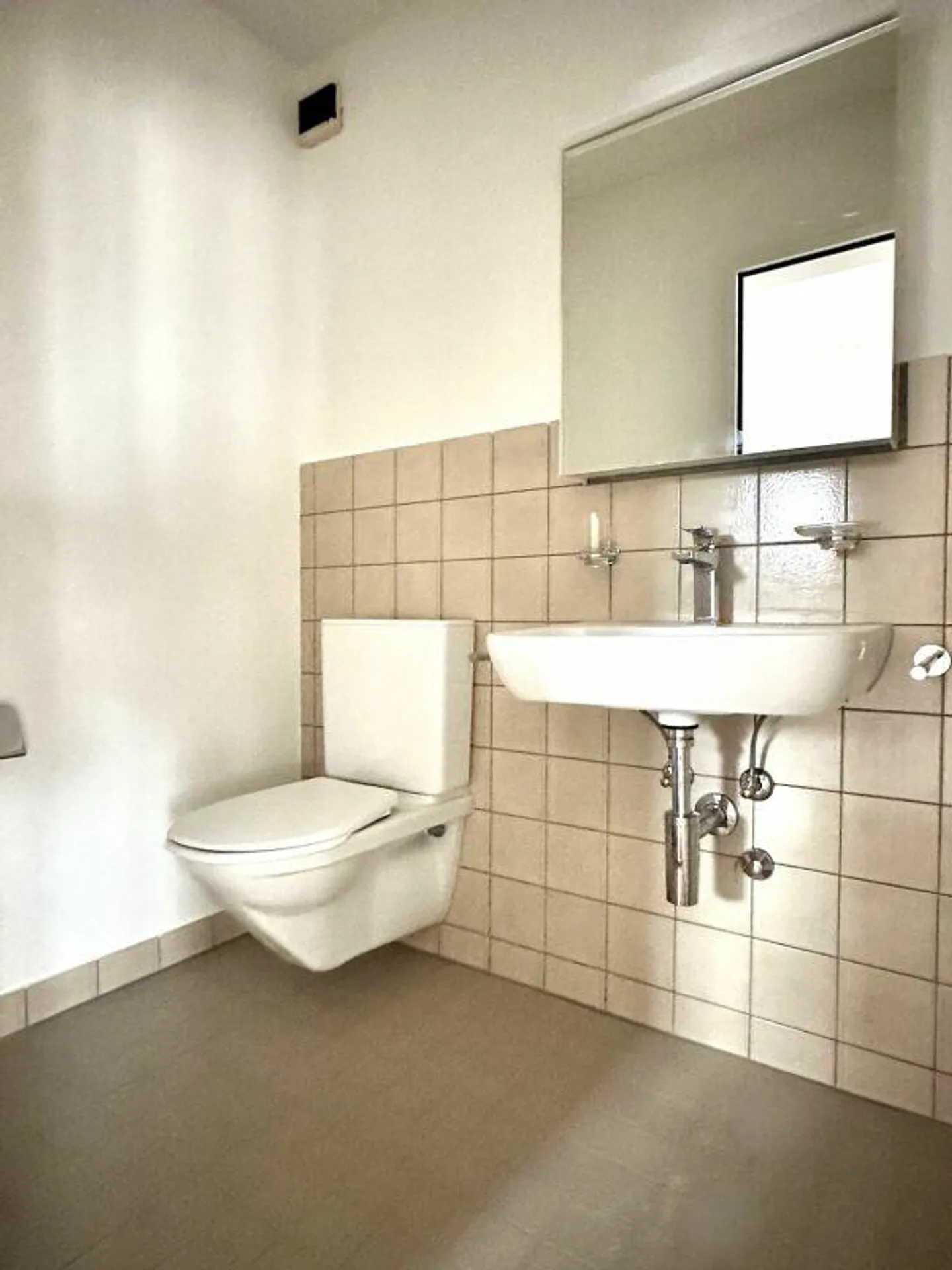 Geräumige 3 1/2 Zimmer-Wohnung an ruhiger Lage - Foto 9 von 9