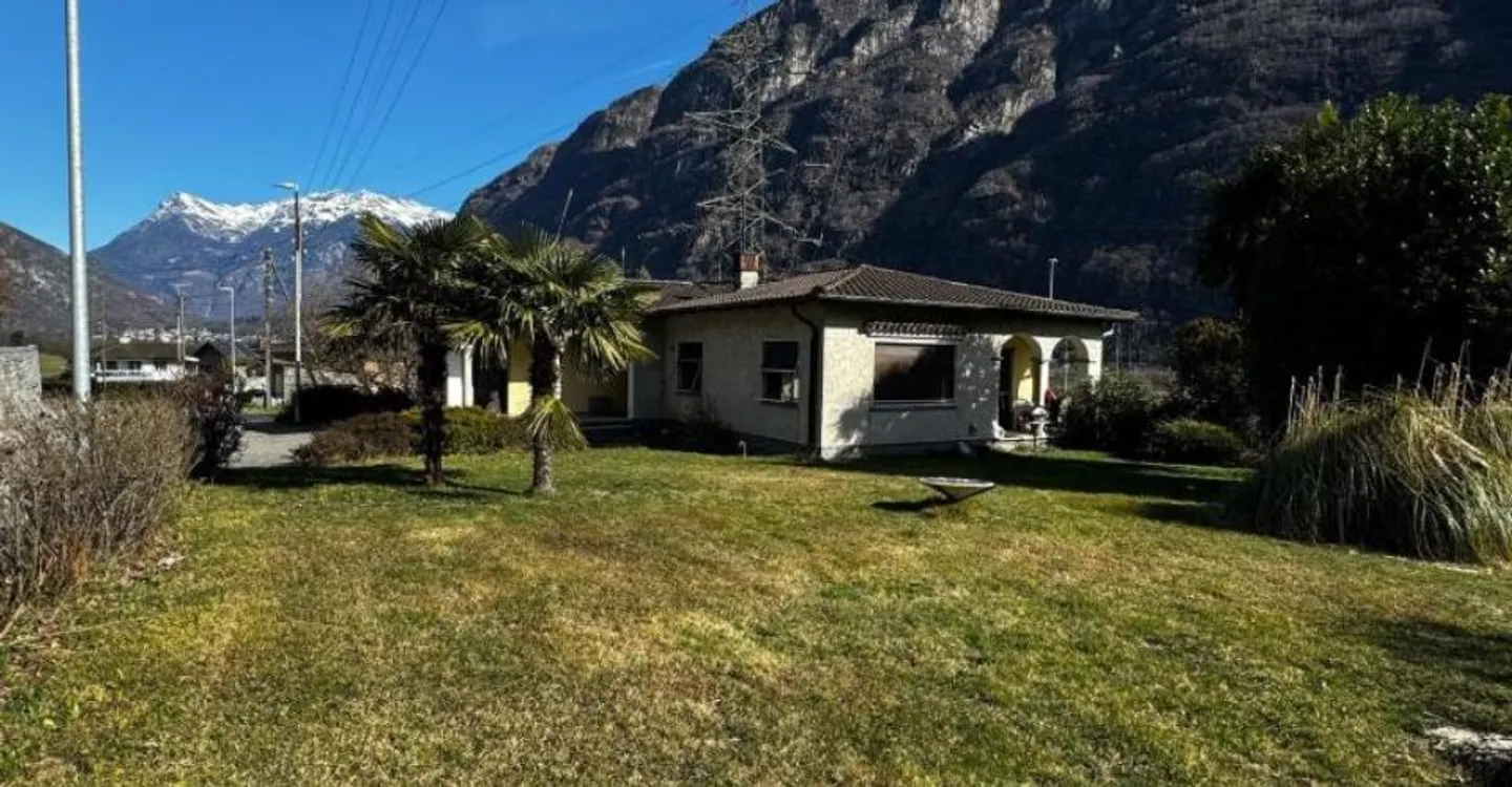 Maison à vendre à Iragna avec terrain constructible - Foto 5 von 8